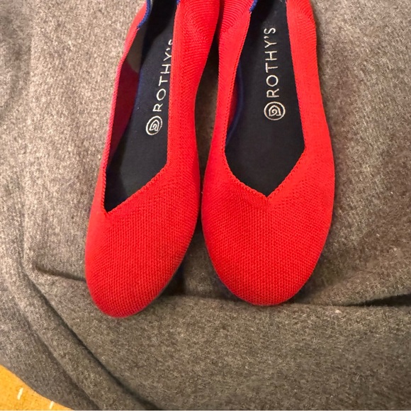 Rothys Red flats 9.5 - Picture 4 of 5
